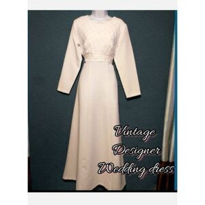 Amber VINTAGE Women's Size Small White Wedding Dress